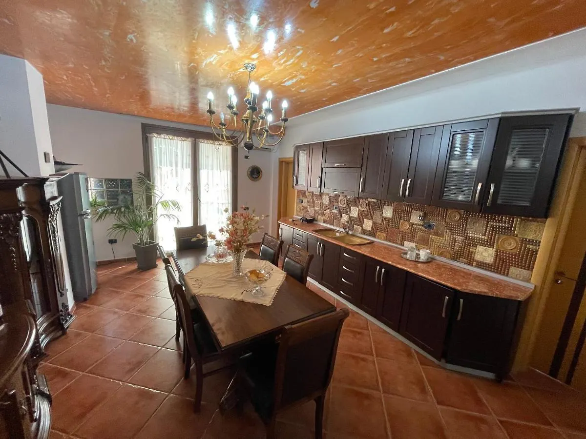 Apartamento Venus - Cozy Apt With Terrace Vlorë Albania